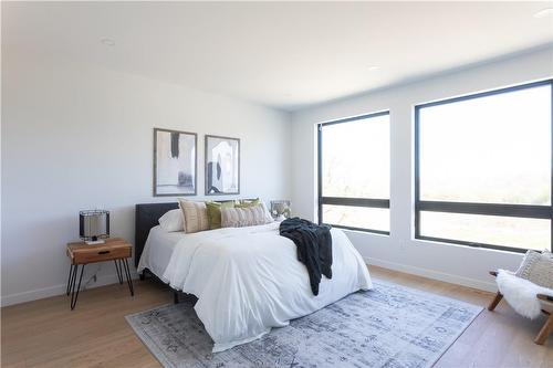 70 Upper Mount Albion Road, Hamilton, ON - Indoor Photo Showing Bedroom