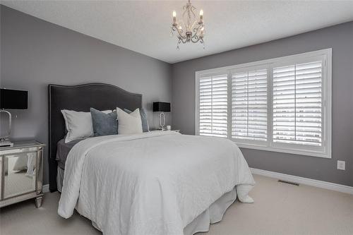 4823 Thomas Alton Boulevard|Unit #60, Burlington, ON - Indoor Photo Showing Bedroom