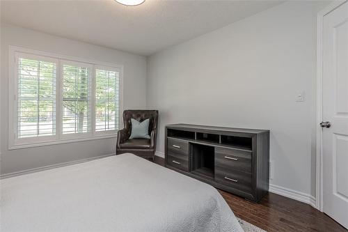 4823 Thomas Alton Boulevard|Unit #60, Burlington, ON - Indoor Photo Showing Bedroom