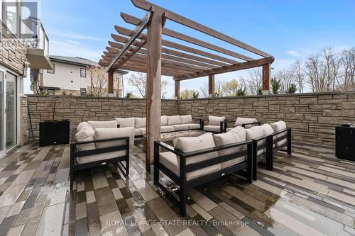 413 - 16 Markle Crescent, Hamilton (Ancaster), ON - Outdoor