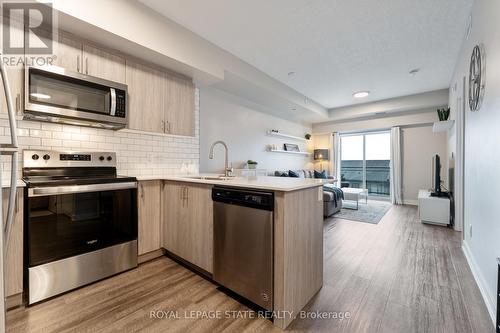 413 - 16 Markle Crescent, Hamilton (Ancaster), ON - Indoor Photo Showing Kitchen With Stainless Steel Kitchen