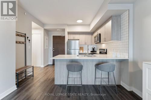 413 - 16 Markle Crescent, Hamilton (Ancaster), ON - Indoor Photo Showing Kitchen With Stainless Steel Kitchen With Upgraded Kitchen