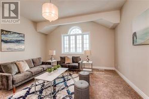 313 Zeller Drive, Kitchener, ON - Indoor Photo Showing Living Room