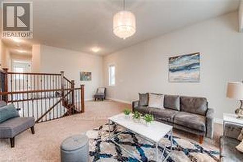 313 Zeller Drive, Kitchener, ON - Indoor Photo Showing Living Room