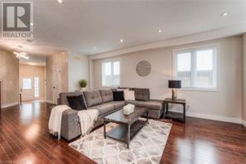 313 Zeller Drive, Kitchener, ON - Indoor Photo Showing Living Room