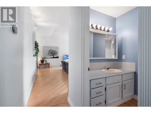 5550 Rittich Road, Kelowna, BC - Indoor Photo Showing Bathroom