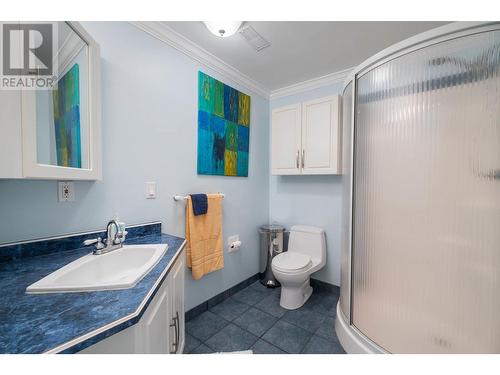 5550 Rittich Road, Kelowna, BC - Indoor Photo Showing Bathroom