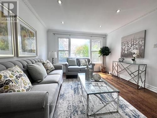 34 Ferrah Street, Markham (Unionville), ON - Indoor Photo Showing Living Room