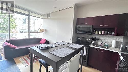 179 George Street Unit#402, Ottawa, ON - Indoor Photo Showing Kitchen