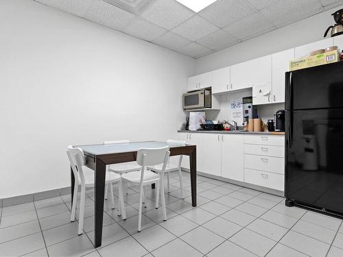 Kitchenette - 3145 Rue Delaunay, Laval (Sainte-Rose), QC - Indoor