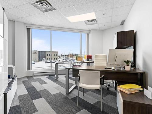 Office - 3145 Rue Delaunay, Laval (Sainte-Rose), QC - Indoor