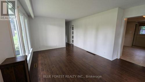 9572 Belmont Road, Central Elgin (New Sarum), ON - Indoor Photo Showing Other Room