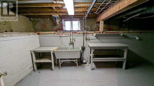 9572 Belmont Road, Central Elgin (New Sarum), ON - Indoor Photo Showing Laundry Room