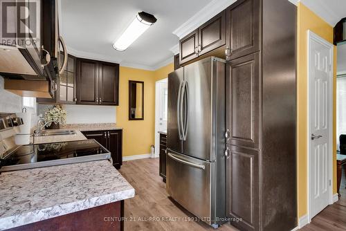 18 Cedarview Drive, Kawartha Lakes, ON - Indoor Photo Showing Kitchen