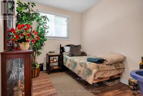 18 Cedarview Drive, Kawartha Lakes, ON - Indoor Photo Showing Bedroom