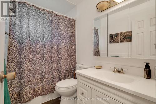 18 Cedarview Drive, Kawartha Lakes, ON - Indoor Photo Showing Bathroom