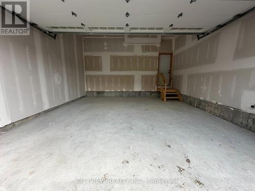 21 Turnberry Court, Bracebridge, ON - Indoor Photo Showing Garage