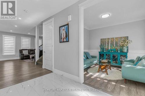 355 Christine Avenue W, Lakeshore, ON - Indoor Photo Showing Living Room