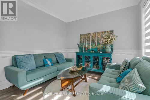 355 Christine Avenue W, Lakeshore, ON - Indoor Photo Showing Living Room