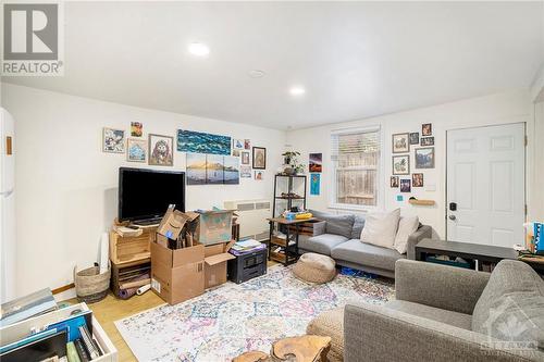 286 Kent Street, Ottawa, ON - Indoor Photo Showing Living Room