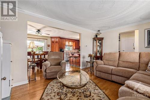 1430 Notre-Dame Street, Prescott And Russell, ON - Indoor Photo Showing Living Room