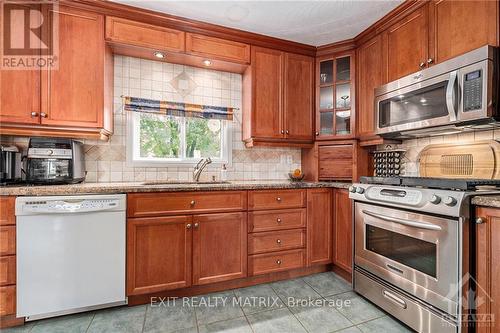 1430 Notre-Dame Street, Prescott And Russell, ON - Indoor Photo Showing Kitchen