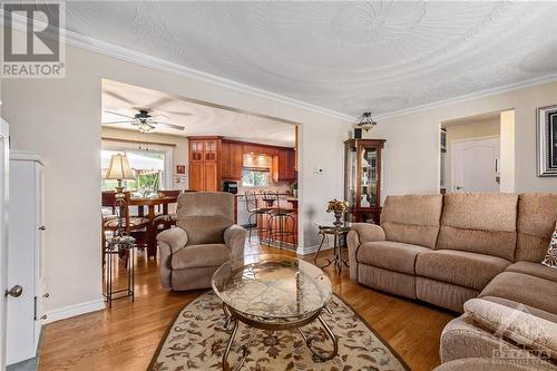 1430 Notre-Dame Street, Embrun, ON - Indoor Photo Showing Living Room