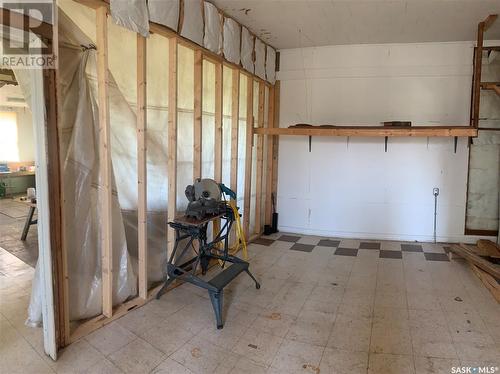 307 Richard Street, Manitou Beach, SK - Indoor Photo Showing Garage