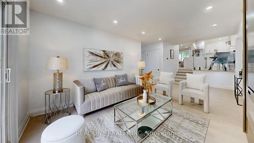 29 Corning Road, Toronto (Don Valley Village), ON - Indoor Photo Showing Living Room