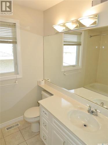 529 King Crescent, Warman, SK - Indoor Photo Showing Bathroom