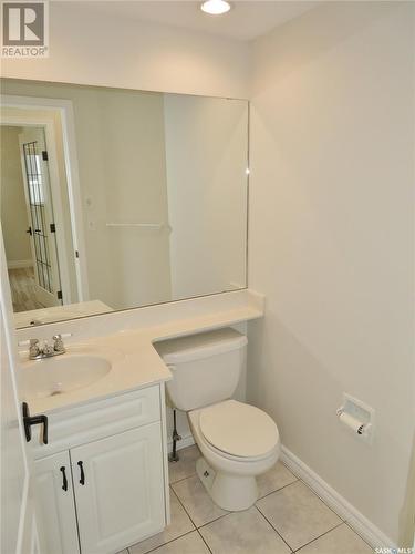 529 King Crescent, Warman, SK - Indoor Photo Showing Bathroom