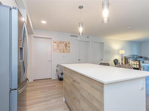 106-4820 Cedar Ridge Pl, Nanaimo, BC - Indoor Photo Showing Kitchen