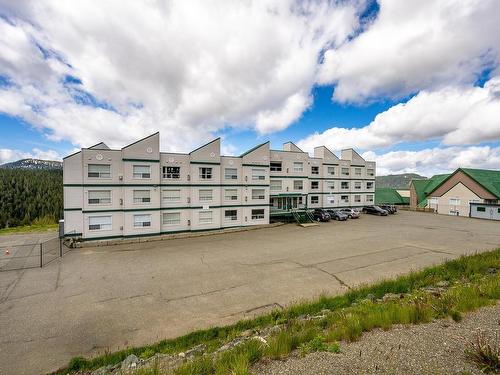 205-1105 Henry Rd, Courtenay, BC - Outdoor