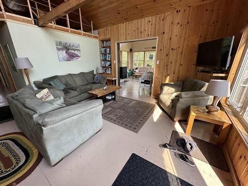 Lot 4 Wolf Island, Kenora, ON - Indoor Photo Showing Living Room