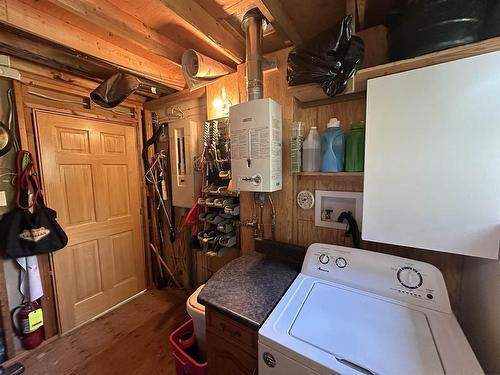 Lot 4 Wolf Island, Kenora, ON - Indoor Photo Showing Laundry Room