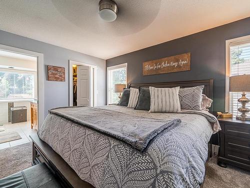 927 Heatherton Crt, Kamloops, BC - Indoor Photo Showing Bedroom