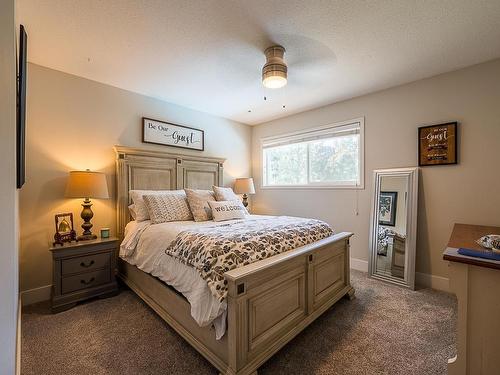 927 Heatherton Crt, Kamloops, BC - Indoor Photo Showing Bedroom