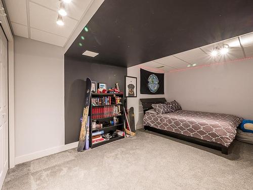 927 Heatherton Crt, Kamloops, BC - Indoor Photo Showing Bedroom