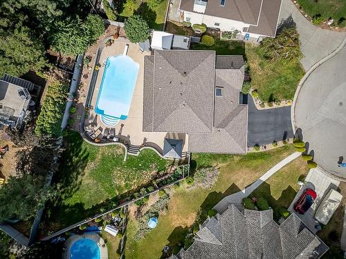 927 Heatherton Crt, Kamloops, BC - Outdoor With In Ground Pool