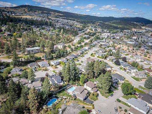 927 Heatherton Crt, Kamloops, BC - Outdoor With View