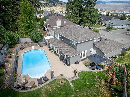 927 Heatherton Crt, Kamloops, BC - Outdoor With In Ground Pool