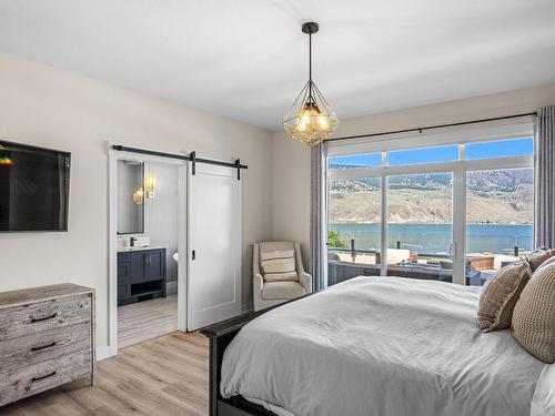 323 Rue Cheval Noir, Kamloops, BC - Indoor Photo Showing Bedroom