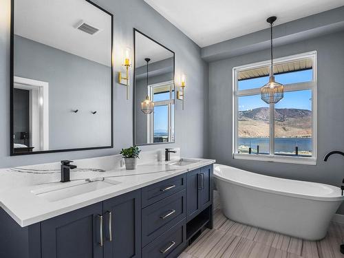 323 Rue Cheval Noir, Kamloops, BC - Indoor Photo Showing Bathroom