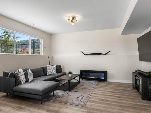 323 Rue Cheval Noir, Kamloops, BC - Indoor Photo Showing Living Room With Fireplace