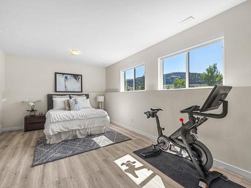 323 Rue Cheval Noir, Kamloops, BC - Indoor Photo Showing Gym Room