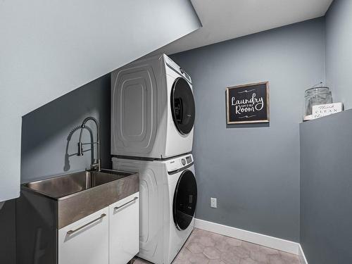 323 Rue Cheval Noir, Kamloops, BC - Indoor Photo Showing Laundry Room