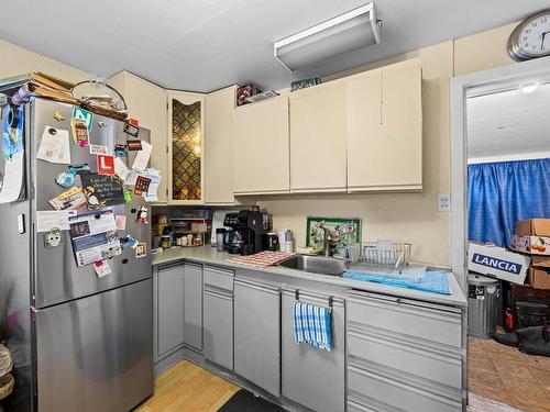 234 Fairview Ave, Kamloops, BC - Indoor Photo Showing Kitchen