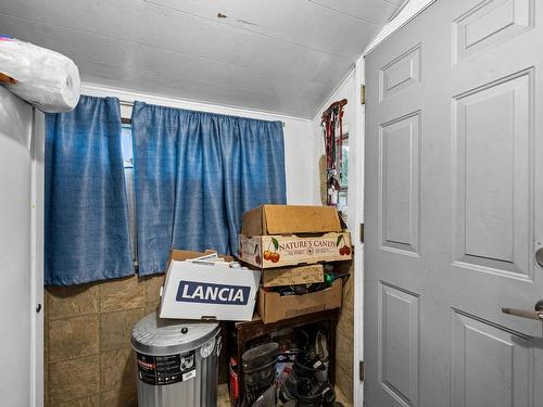 234 Fairview Ave, Kamloops, BC - Indoor Photo Showing Other Room