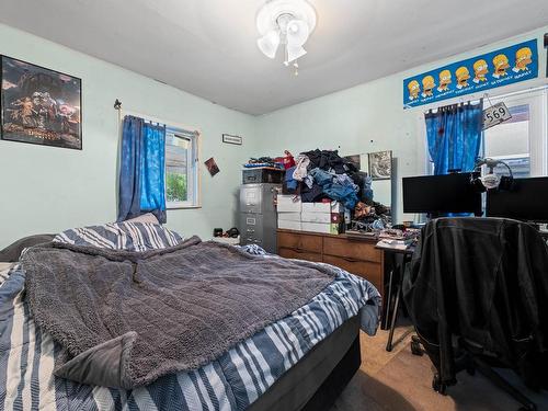 234 Fairview Ave, Kamloops, BC - Indoor Photo Showing Bedroom