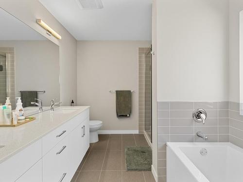 120-2683 Ord Rd, Kamloops, BC - Indoor Photo Showing Bathroom